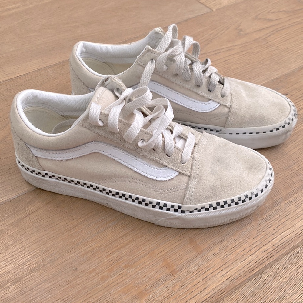 Super Cool Vans Sneakers